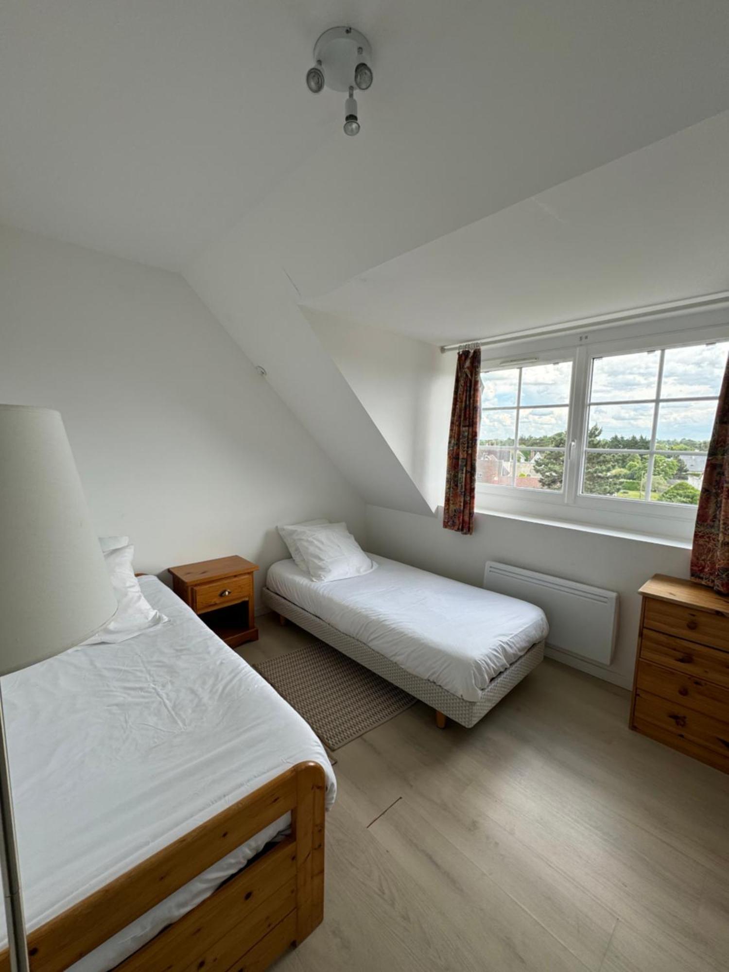 Chez-Marion Otel Merville-Franceville-Plage Dış mekan fotoğraf